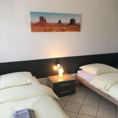 Studio Lora RM 1221 Saint-Louis  Luaran gambar