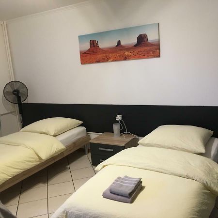 Studio Lora RM 1221 Saint-Louis  Luaran gambar