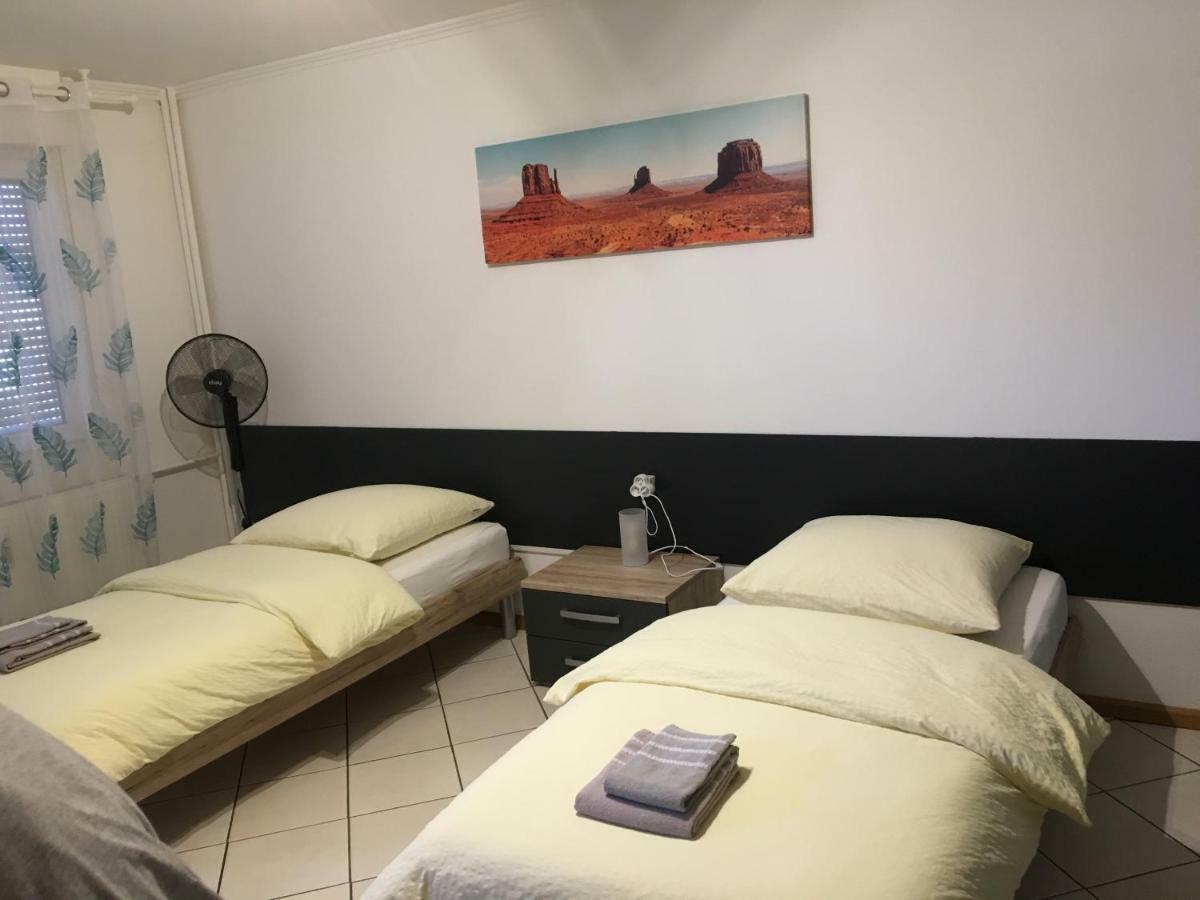 Studio Lora RM 1221 Saint-Louis  Luaran gambar